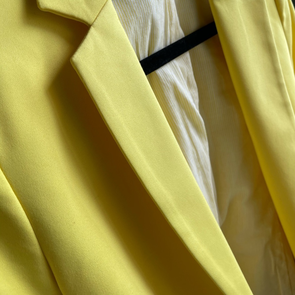 Yellow Zara blazer ☀️💛